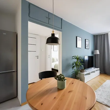 Nowogrodzka Grey By Bookinghost *