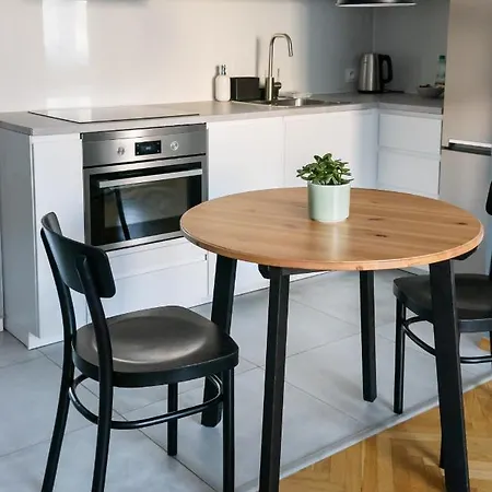 Appartement Nowogrodzka Grey By Bookinghost *