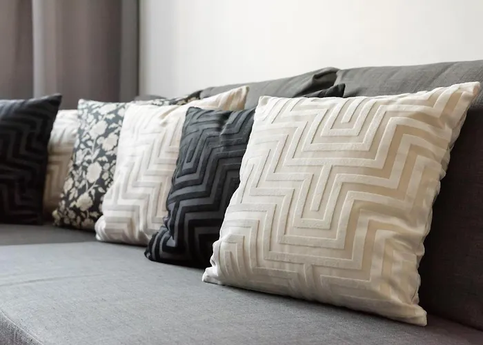 Nowogrodzka Grey By Bookinghost Warsaw