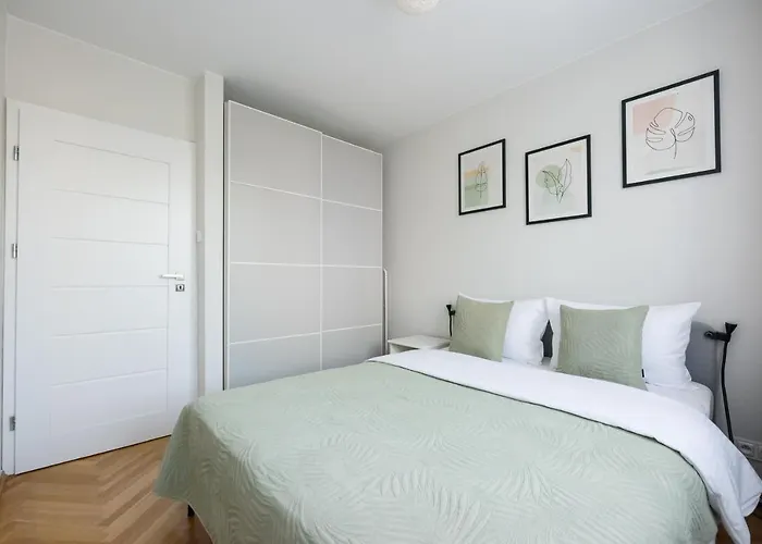 Nowogrodzka Grey By Bookinghost *