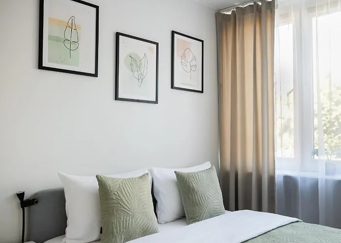 Nowogrodzka Grey By Bookinghost Apartment